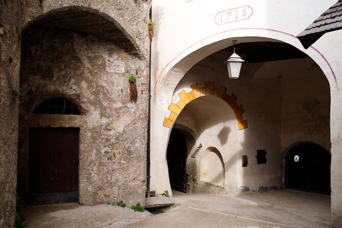 Skip-the-line Hohensalzburg Fortress Private Tour and Ticket - Mozartplatz and Residenzplatz: small time, strong payoff