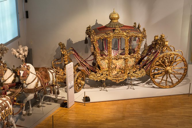 Skip the Line:Imperial Carriage Museum by Schönbrunn Kaiserliche Wagenburg Wien - Timing tips: when to go for easier viewing in narrow halls