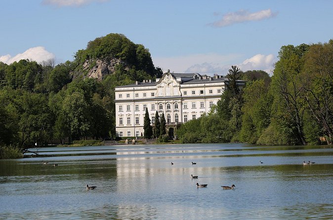 Sound of Music Tour with Edelweiss Cooking Class in Salzburg - Edelweiss cooking class in Salzburg: goulash lunch, apple strudel, and dessert