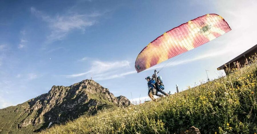 St Johann in Tirol: Tandem Paragliding - Entering the Gondola Day: meeting point, timing, and what actually happens