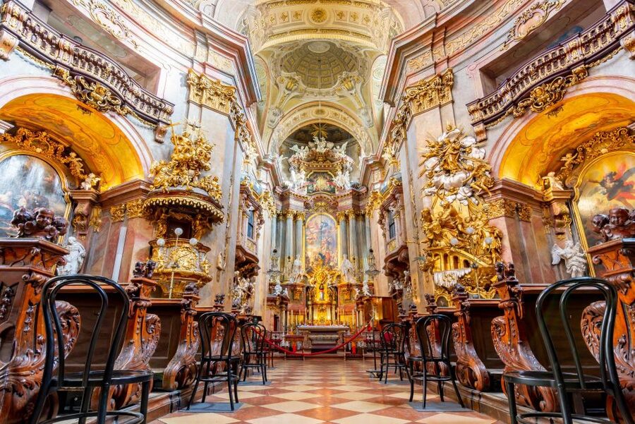 St Stephen's Cathedral Vienna Old Town Walking Tour - Old Town add-ons: St. Peter’s Church and the Column of Pest