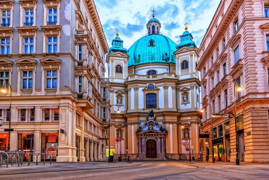St Stephen's Cathedral Vienna Old Town Walking Tour - Private car transfers: when Vienna logistics deserve to be handled for you