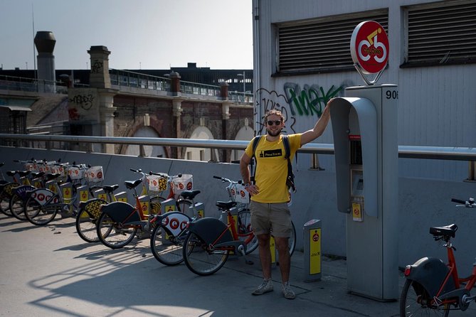 Street Art Tour in Vienna - Why street art in Vienna makes sense only on foot