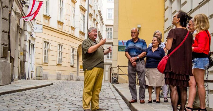 Sweet Vienna Tour: Home of Cakes and Cafe Culture - Meeting Outside the Tea Shop and Making the Most of a Tight 2 Hours
