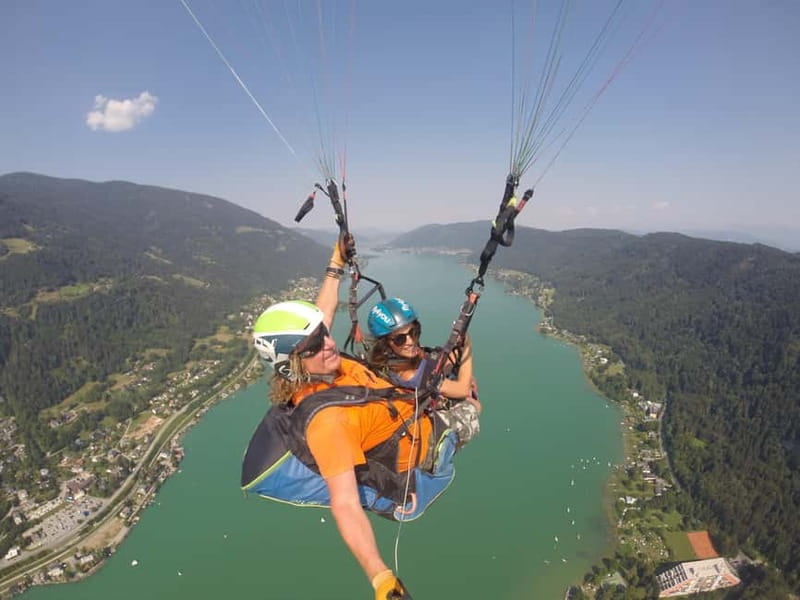 Tandem flight: Paragliding panorama tandem flight - Gerlitzen and Lake Ossiach: the view you are paying for
