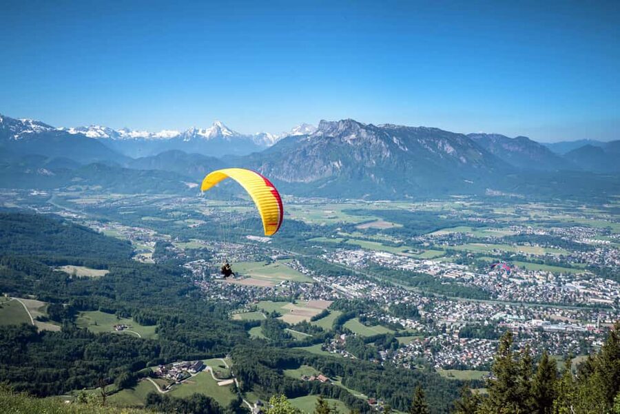 Tandem Paragliding Salzburg City - Your Classic flight: what the downhill glide feels like