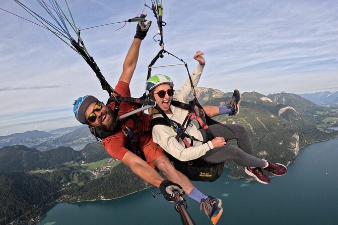 Tandem Paragliding St. Gilgen - Wolfgangsee - Optional Spirals and Wingovers, Without Turning It Into a Stunt Show