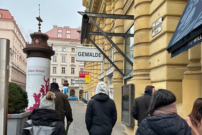 Taste Vienna: A Full Meal Walking Food Tour by Do Eat Better - Pace, Walking Distance, and Why Your Shoes Matter
