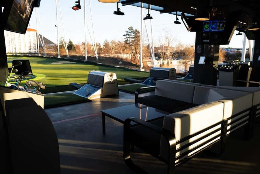 Topgolf Vienna: Gameplay - 1 Bay - Topgolf Vienna in Brunn am Gebirge: game night with a golf twist