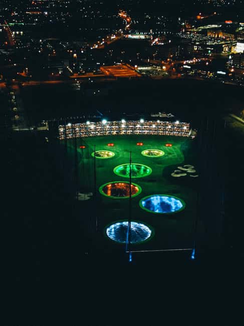 Topgolf Vienna: Gameplay - 1 Bay - Entering the bays: 102 covered, heated tees for any weather