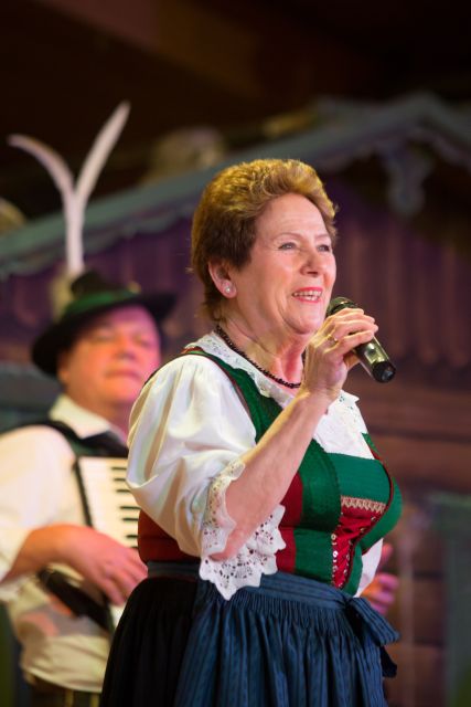 Tyrolean Evenings Family Gundolf in Innsbruck - The Full Tyrolean Program: Schuhplattler, Yodeling, and Regional Instruments