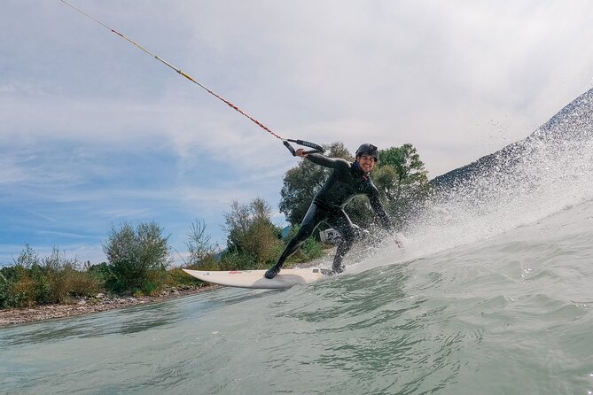 UP STREAM SURFING - The new way of surfing a river - Getting there: Hans-Flöckinger-Promenade and a smart parking tip