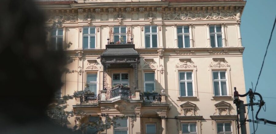 Vienna: 2-Hour Historical Crimes Guided Walking Tour - Himmelpfortgasse in the First District and the next stop after the shock