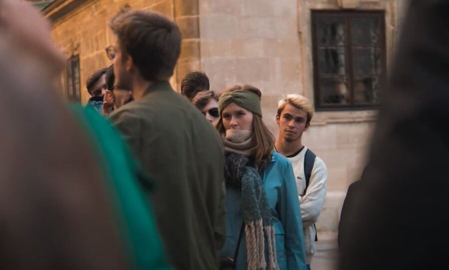 Vienna: 2-Hour Historical Crimes Guided Walking Tour - Meeting on Helmut Zilk Square, finding the yellow umbrella