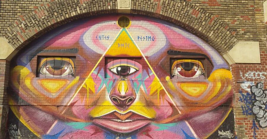 Vienna: 2-Hour Street Art Tour - Meeting point at Spittelau, how to spot your guide, and how to plan your walk