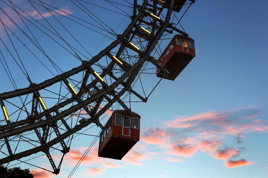 Vienna 3, 4 or 5-Attraction Pass: Schönbrunn, Belvedere, Bus - Big Bus hop-on, hop-off: the practical backbone of your days