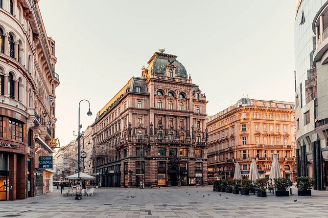 Vienna Airport (VIE) Private Transfer to Vienna City/Hotels - The Real Value of $72 for Up to 3 People