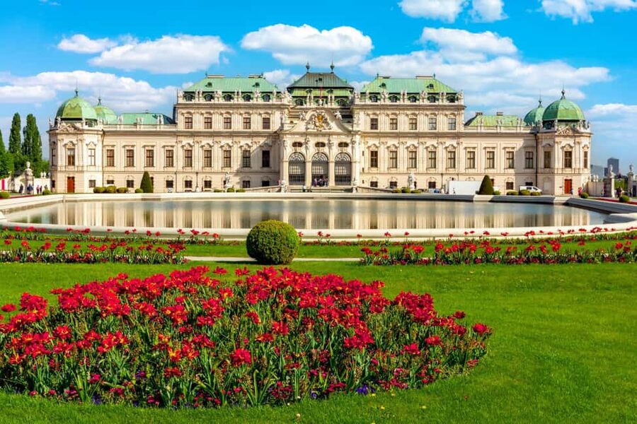 Vienna Belvedere Palace Skip-the-line Tour & Official Guide - Belvedere Palace visit: your guided 1.5 hours inside the Upper Palace