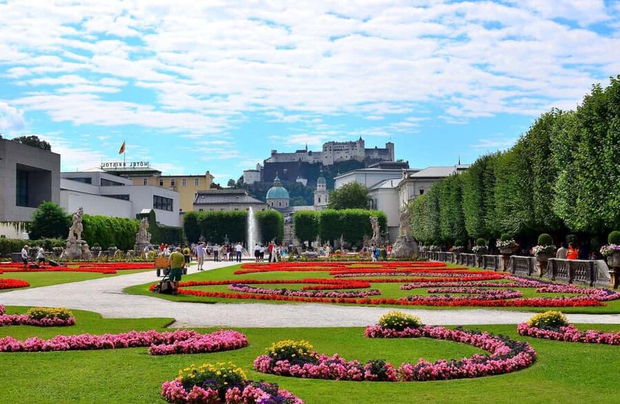 Vienna/Bratislava: Day Trip to Hallstatt & Salzburg - Should You Book This Day Trip to Hallstatt and Salzburg?