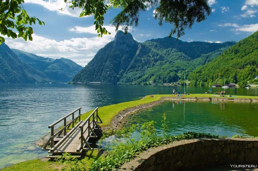 Vienna/Bratislava: Day Trip to Hallstatt & Salzburg - Salzburg in Real Time: Mirabell Gardens, Mozart Stops, and Your Own Pace