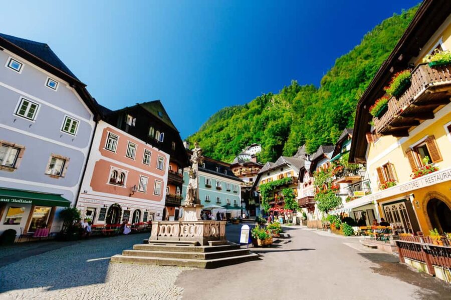Vienna/Bratislava: Traunkirchen, Hallstatt & Salzburg Tour - A Long-But-Comfortable Austria Day Trip From Vienna or Bratislava