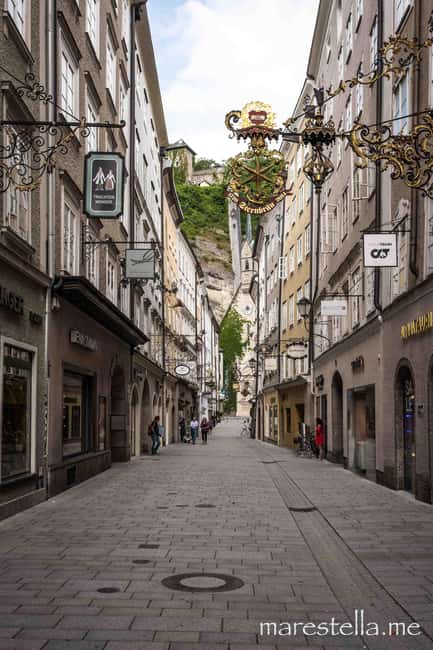 Vienna/Bratislava: Traunkirchen, Hallstatt & Salzburg Tour - What to Bring for a 14-Hour Day: Shoes, Layers, and Snacks