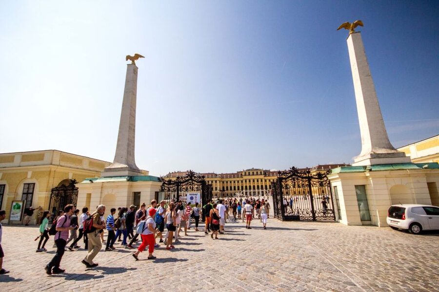 Vienna: Bus & Schönbrunn Palace Skip-the-Line Guided Tour - Practical tips to make the 3.5 hours feel worth it