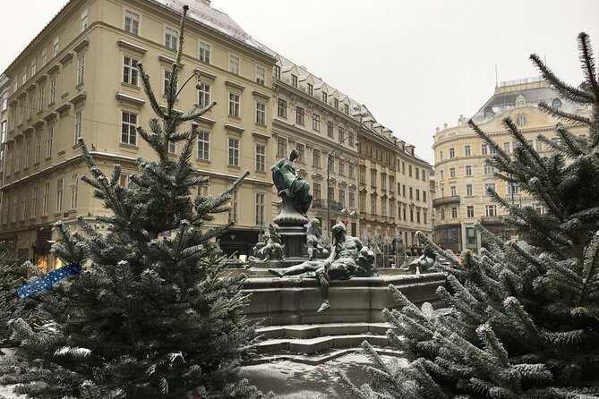 Vienna Christmas Tour - Minoritenkirche nativity: the quiet, reflective break