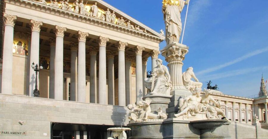 Vienna: City Center Guided Walking Tour - Key highlights worth showing up for