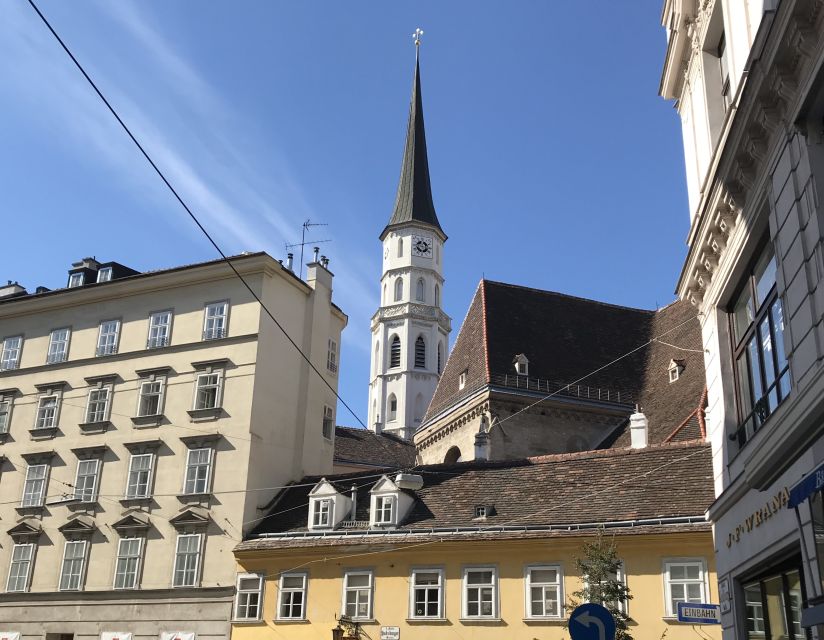 Vienna: City Center Guided Walking Tour - Ring Road classics, the Volksgarten rose garden, and Heroes Square