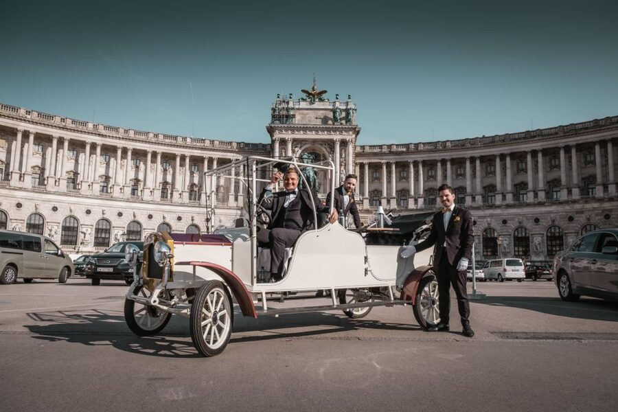 Vienna: City Sightseeing Tour in an Electro Vintage Car - Key highlights you should care about