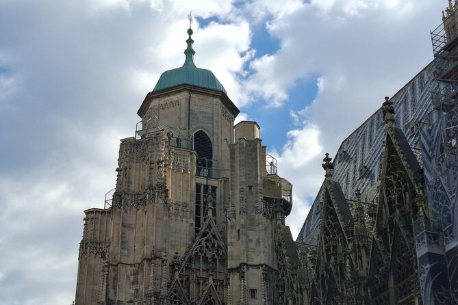 Vienna City Walk 3h - Unpacked & Hidden Places (DE/EN) - Heldenplatz and the Hofburg area: where the Habsburg story feels physical