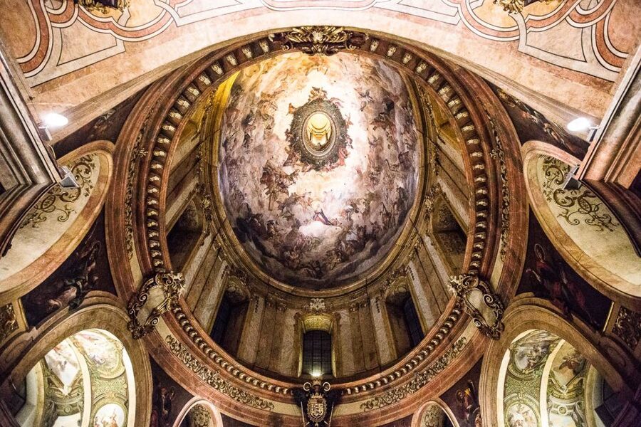 Vienna: Classic Ensemble Vienna in St. Peter's Church Ticket - The one-hour concert format that fits Vienna without draining you