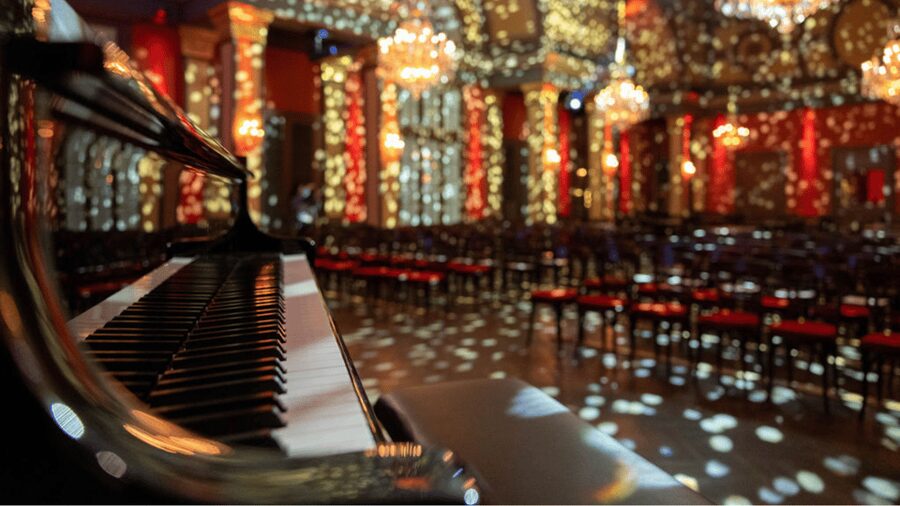 Vienna: Classical Concert in the historic 1837 Strauss-Hall - The synchronized light show: why it works best when you let it guide your listening