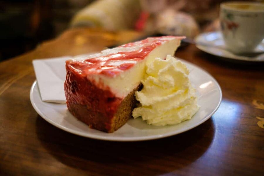 Vienna Coffee and Cake Tour: Sweets, Stories & Hidden Cafés - Small Group Size and the Guide Factor