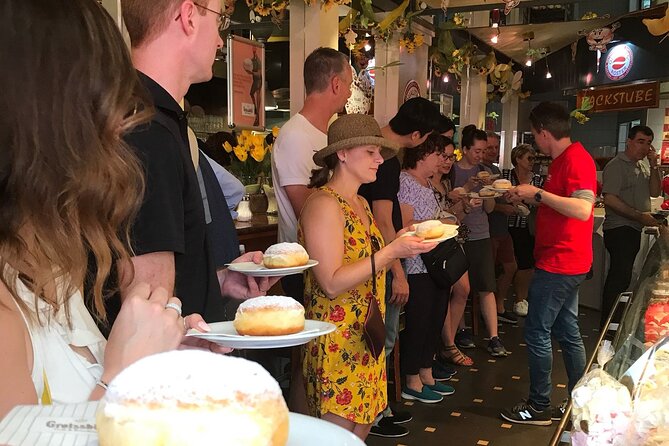 Vienna Coffee, Cake & Pastries Tour with Local Stories - Meeting point, timing, and how the pace stays comfortable
