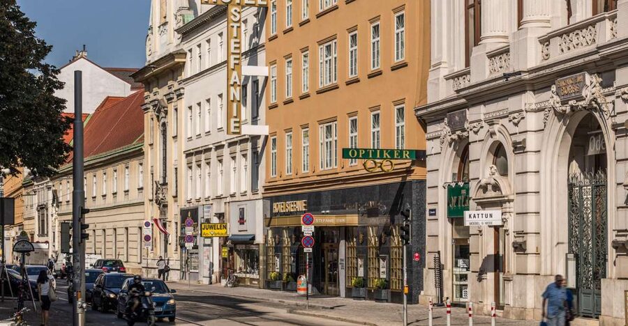 Vienna: Culinary Experience at Restaurant Stefanie - Entering Hotel Stefanie: Old-World Comfort, No Fuss