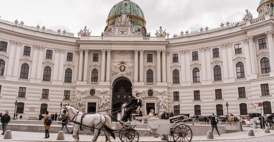 Vienna: Culinary Horse-Drawn Carriage Experience - Where the carriage ride starts: Albertina, Augustinerstraße 1