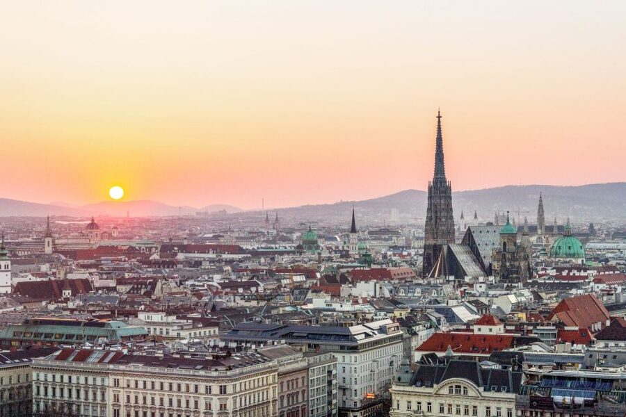 Vienna: EasyCityPass | City Card | Bus Metro Tram | Savings - Airport trips: what’s included and what you still need to buy