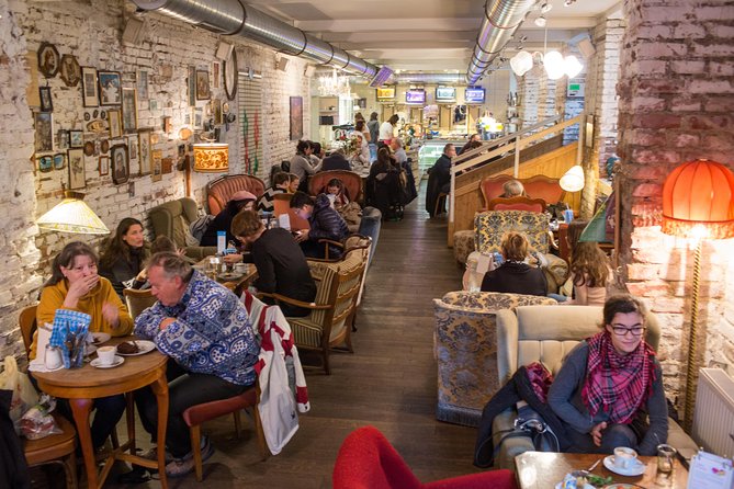 Vienna for Food Lovers: Cafés, Markets & Austrian Cuisine - Markets plus café stops: the Naschmarkt piece and why it helps