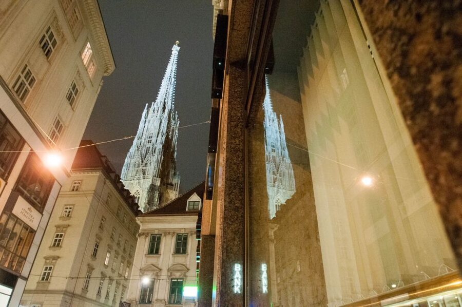 Vienna: Ghosts and Legends Guided Nighttime Walking Tour - Neuer Markt: the creepy pivot point in the tour route
