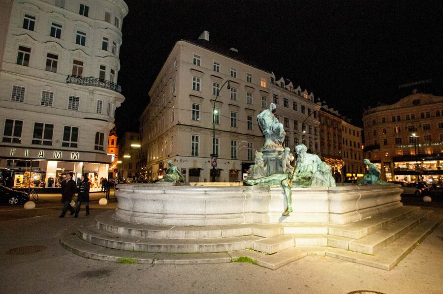 Vienna: Ghosts and Legends Guided Nighttime Walking Tour - Blutgasse, haunted buildings, and the Vienna folklore thread