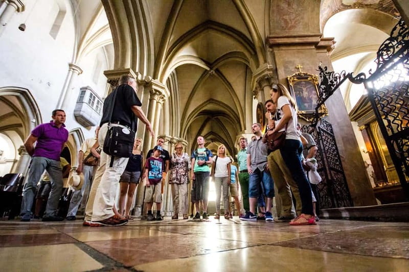 Vienna: Habsburgs Capital, 2hrs. Historical walking Tour - Josefsplatz and the Albertina: art through the lens of prints