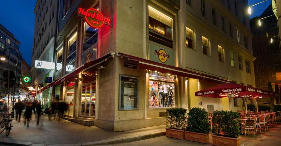 Vienna: Hard Rock Cafe with Set Menu for Lunch or Dinner - The two set menus: Acoustic (2-course) vs Electric (3-course)
