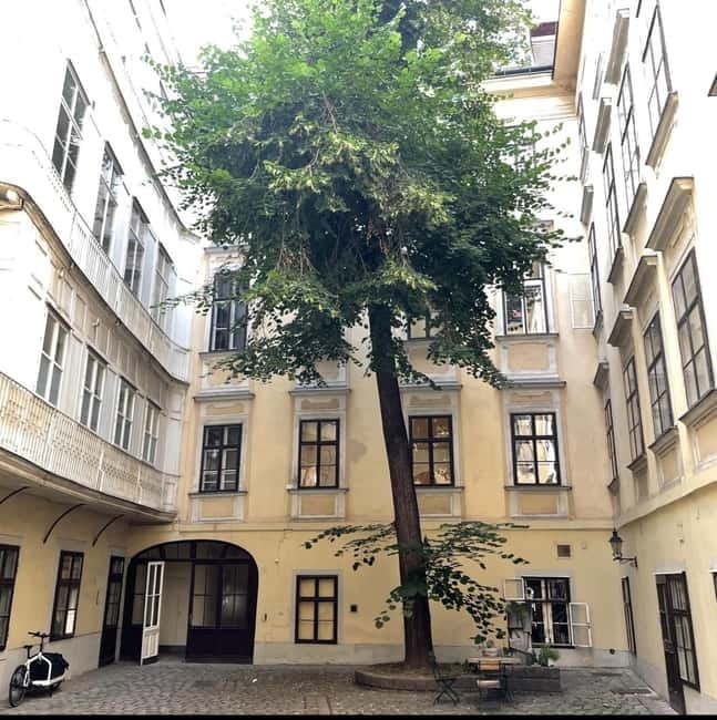 Vienna: Hidden courtyards Guided walking tour - Language and Comfort: German Tour, Wheelchair Accessible Route