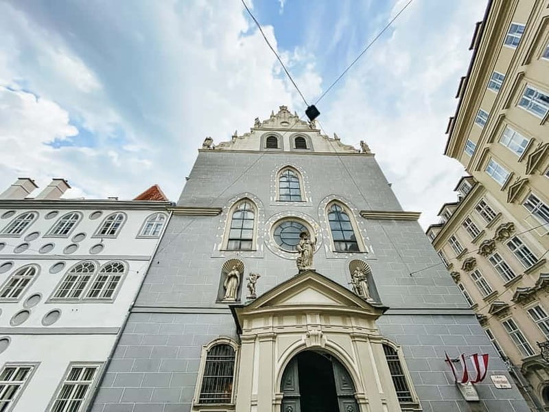 Vienna: Hidden Secrets and Local Stories Walking Tour - A 2-hour Vienna walk that teaches you how to look