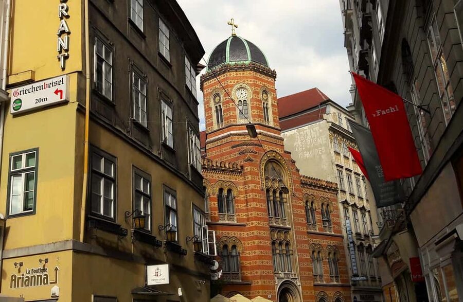 Vienna: historical tours with locals in the unknown City, - From Medieval Lanes to Modern Facades, in One Continuous Stroll