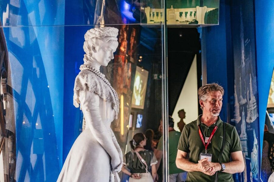 Vienna: Hofburg and Empress Sisi Museum Guided Tour - Price and value: what $56 buys you in Vienna