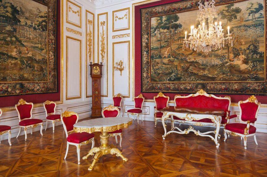 Vienna: Hofburg Palace and Sisi Museum Skip-the-Line Tour - Private car transfers from your accommodation (2.5-hour option)