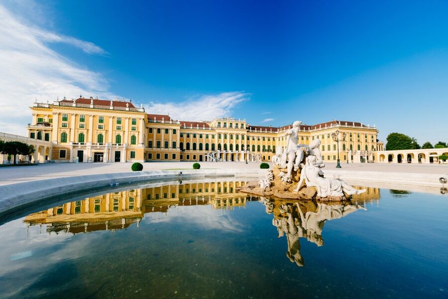 Vienna: Hop-On Hop-Off Sightseeing Bus Tour in 19 Languages - Green Line in Summer, Cobenzl and Grinzing Panoramic Views